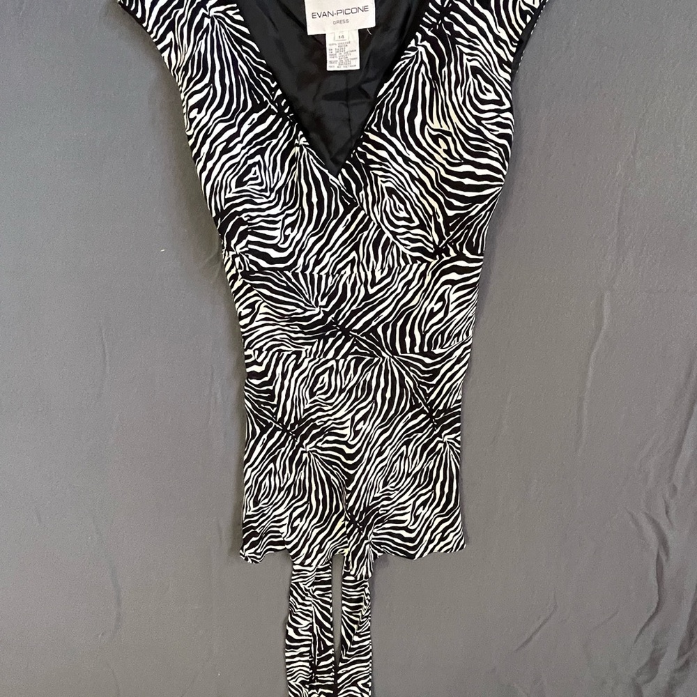 Evan Picone Black and White Zebra Pattern Dress‎